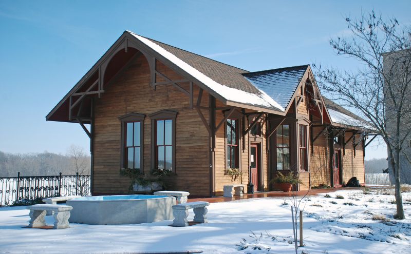 Siding Service in Spring